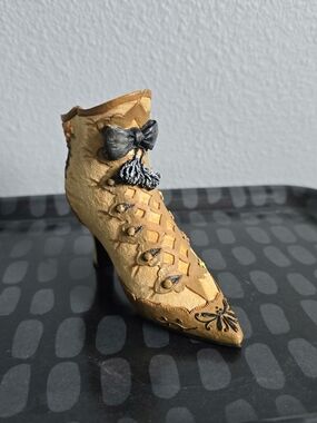 Willow Hall Miniature Ceramic Boot Heel Gold Deluxe